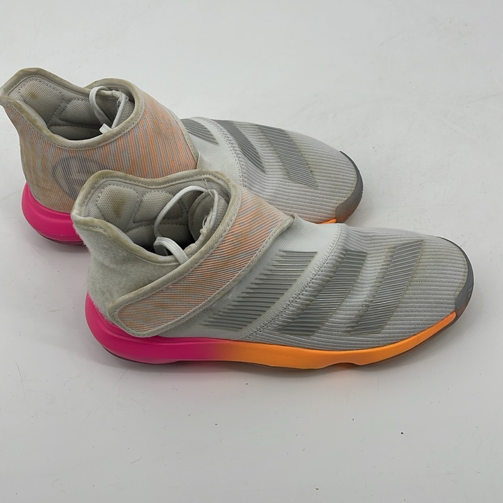 ADIDAS YOUTH SIZE 4.5 BASKETBALL SHOES. NOT PERFECT BUT VERY GOOD PREOWN… - Picture 2 of 6